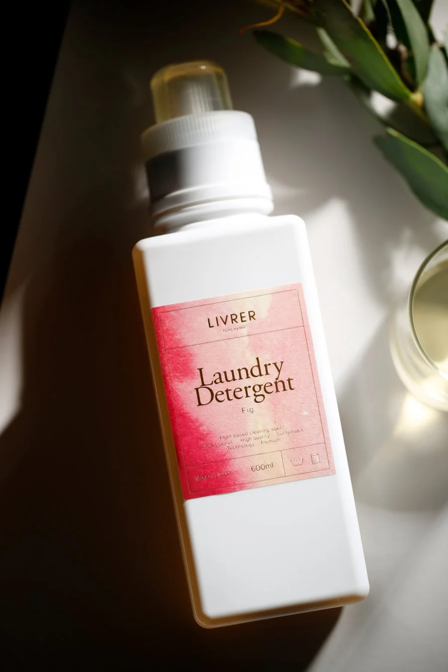 LIVRER YOKOHAMAの白いボトルに入ったフィグ香りの洗濯洗剤