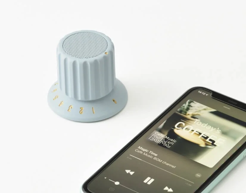 BRUNOボリュームノブスピーカーとスマートフォン